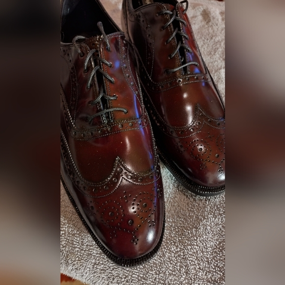 Johnston & Murphy Heritage Wingtips, Made in USA, Burgundy, sz 9.5 - Picture 3 of 6